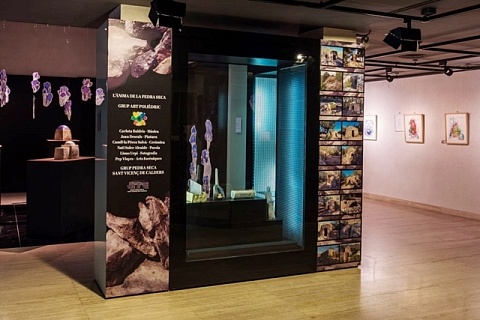 Imatge de l’exposició temporal 'L’ànima de la Pedra Seca', a càrrec del Grup Art Polièdric format per diversos artistes 