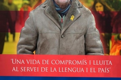 Portada del llibre 'Si m'ho permeteu. Una vida de compromís i lluita al servei de la llengua i el país', de Josep Maria Virgili i Ortiga
