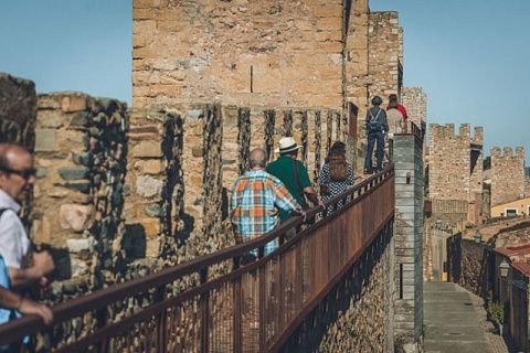Visita a la muralla de Montblanc