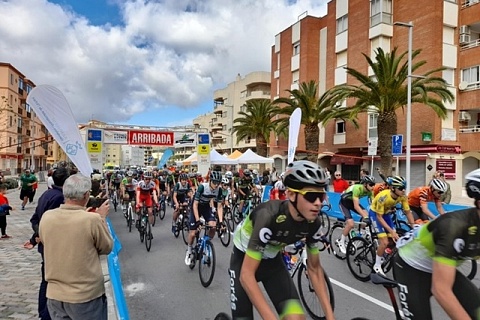Prop de 160 ciclistes júnior van participar a la primera edició de la Clàssica l'Hospitalet de l'Infant
