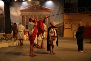 Els figurants que han recreat com eren unes eleccions en l&#039;època dels romans en la cloenda del festival de Tarraco Viva