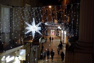Com a principal novetat, la nova licitació recull l’ampliació dels carrers de la ciutat que s’il·luminaran amb motius nadalencs durant les festes