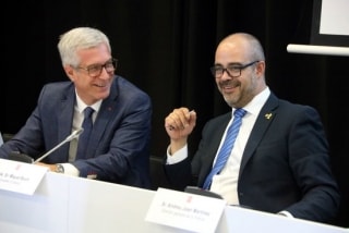 L&#039;alcalde de Tarragona, Josep Fèlix Ballesteros, i del conseller d&#039;Interior, Miquel Buch, somrient durant la reunió de la Comissió Superior de Seguretat dels Jocs 