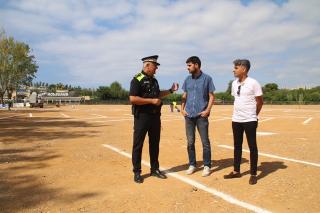 El coalcalde d&#039;Altafulla, Jordi Molinera, i el regidor de Turisme i Comerç, Tomàs Serra, acompanyats del sergent de la Policia Local Jordi Gil, van visitar el nou aparcament dissasori 