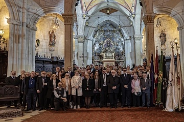 Representants de confraries, congregacions, arxiconfraries i germandats de Reus a l'Església Prioral de Sant Pere