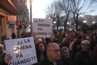 Imatge d&#039;un parell de cartells que s&#039;han exhibit en la manifestació de Bonavista i La Canonja per demanar més seguretat a les empreses químiques, el 28 de gener del 2020