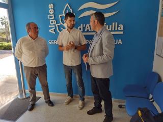 El coalcalde d&#039;Altafulla, Jordi Molinera, amb el president d’Aigües de Catalunya, Marc Pifarré, i el gerent d’Aigües d’Altafulla, David Garcia