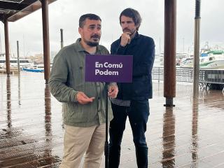 El candidat de Tarragona En Comú Podem, Jordi Collado, acompanyat de l’eurodiputat Ernest Urtasun, ha presentat la seva proposta d’Anella Blava