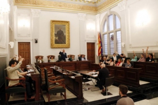 Votació de rebuig a l’aplicació de l’article 155 a l&#039;Ajuntament de Reus, amb els vots favorables de PDeCAT, CUP, PSC, ERC i Ara Reus, i sense els regidors de PP i Cs