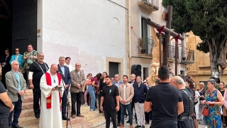 Aquest diumenge es va fer l’acte de presentació de la imatge restaurada del Sant Crist de la Trinitat, conegut com a Crist dels Gitanos, obra de l’escultor canongí Salvador Martorell