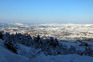 Imatge de la comarca del Priorat i de la seva capital, Falset, totalment coberta de neu, l&#039;11 de gener de 2021