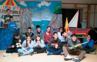 Alguns dels alumnes de l&#039;Escola Alba de Reus que formaran part de l&#039;obra musical &#039;Somnis...!&#039;