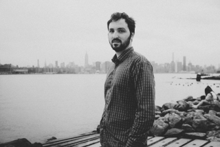 El músic de Jazz Lluís Capdevila va decidir, amb 25 anys, marxar a Nova York, on hi va residir durant nou anys