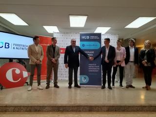 El president de la Cambra, Jordi Just, i el conseller delegat de REDESSA, Josep Baiges, amb els seus equips, han anunciat l&#039;acord a la Llotja de Reus 