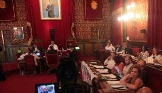 El retrat de Puigdemont del saló de plens va ser retirat ahir