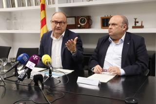 El director de l&#039;Agència Catalana de Consum, Albert Melià, amb el director territorial d&#039;Empresa al Camp de Tarragona, Jordi Fortuny, en roda de premsa