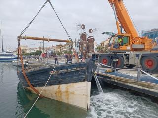 L&#039;embarcació històrica Teresa ja es troba al varador del port de Cambrils