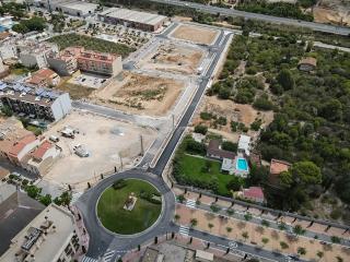Vista aèria de les obres d&#039;ampliació de l&#039;avinguda Mina de Madró, a la Pobla de Mafumet