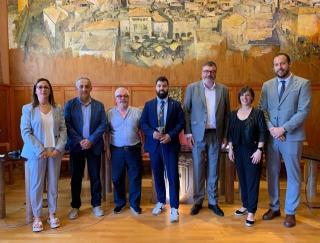 L&#039;alcalde de Montblanc, Oriol Pallissó, amb els membres del nou equip de govern