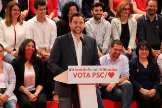 El candidat del PSC a l&#039;alcaldia de Tarragona, Rubén Viñuales, durant la seva intervenció en l&#039;acte final de la campanya