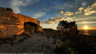 Imatge de las fortificacions d&#039;Alcanar i l&#039;eléctrica de Vandellòs