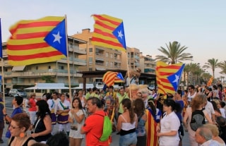 Estelades a Calafell durant la Via per la independència, que es va celebrar arreu del país el 2013