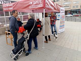 Reus en Moviment ha instal·lat una carpa informativa al carrer del General Moragues