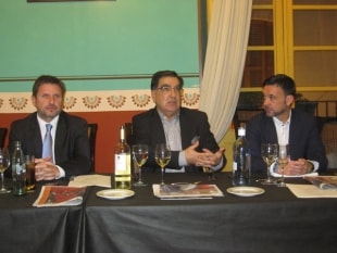 D&#039;esquerra a dreta, el president del Port, Josep Andreu, el president de l&#039;AEST, Miguel Ángel Rodríguez, i el portaveu de Tarraco ACtiva, Carles Pedreño.