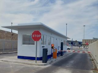 Les barreres d&#039;accés al moll de Llevant del Port de Tarragona