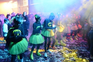 La festa del confeti serà un dels atractius del Carnaval del Morell
