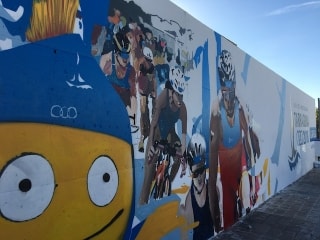 Una de les parts del mural dels Jocs Mediterranis que està previst finalitzar aquest divendres 