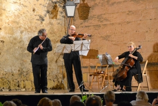 El flautista Claudi Arimany, -a l&#039;esquerra de la imatge- en un concert d&#039;una edició anterior del Festival Internacional de Música d&#039;Altafulla