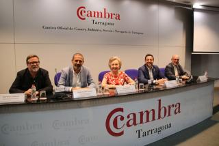 El secretari general d&#039;Infraestructures, Xavier Flores, amb els alcaldes de Tarragona i la Canonja, la presidenta de la Cambra i el subdelegat del govern espanyol