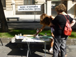 Els veïns de Tarragona Centre van recollir signatures a favor d&#039;un ús &quot;cultural i social&quot; del Banc d&#039;Espanya.