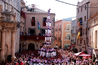 La Colla Jove Xiquets de Tarragona ha descarregat el 3d9f a la diada de Santa Teresa del Vendrell