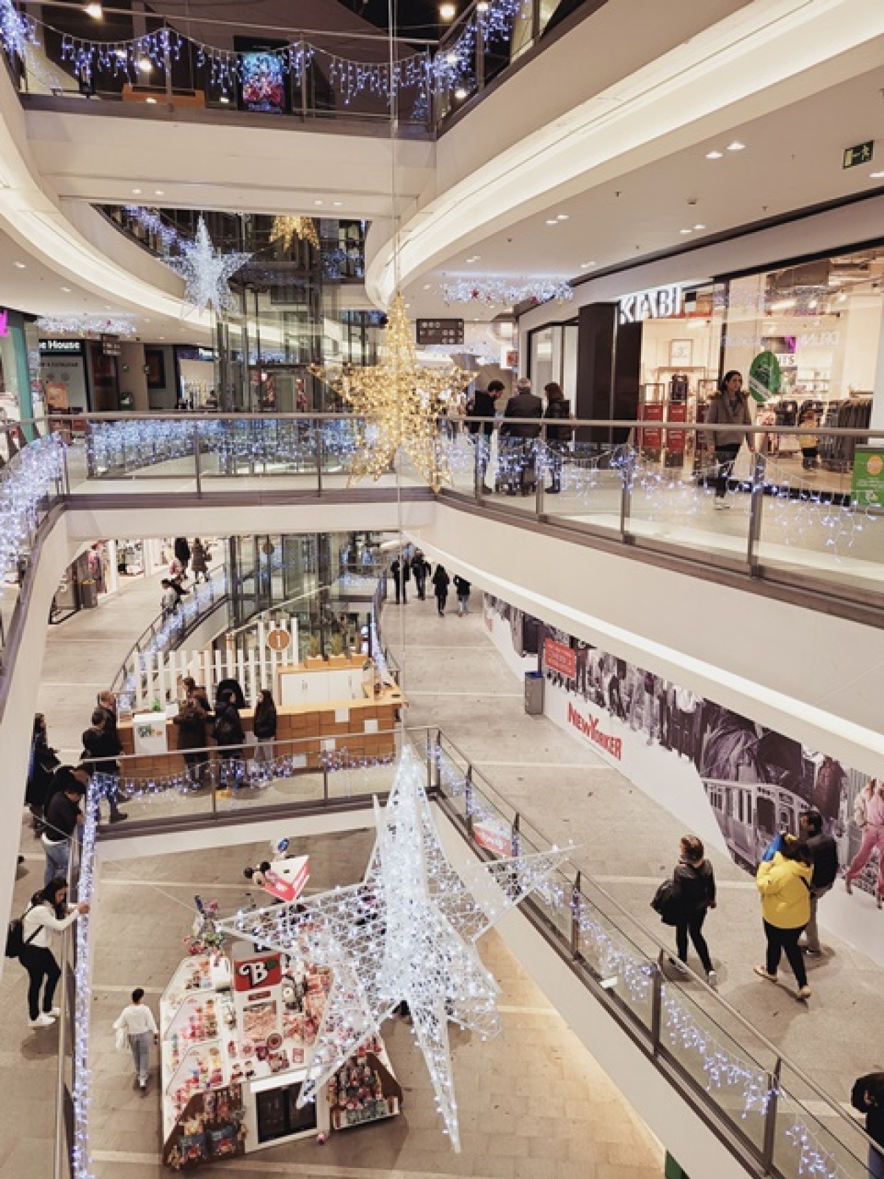 La Fira Centre Comercial de Reus ha iniciat ja la seva campanya nadalenca amb la tradicional encesa de llums