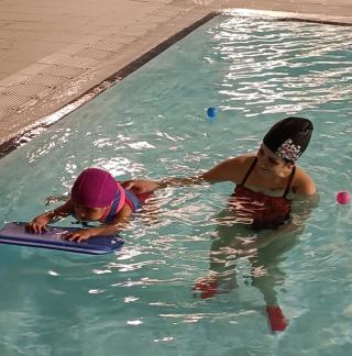 Imatge de l&#039;activitat de piscina adaptada 