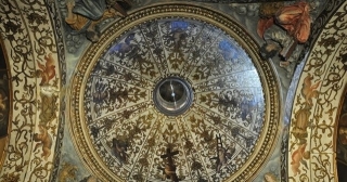 A la capella del Sant Crist de Salomó hi tenen molta rellevància les pintures barroques de Jaume Pons i Monravà