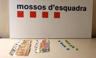 Diners i substàncies estupefaents comissats en un operatiu conjunt de Mossos d&#039;Esquadra, Policia Nacional i Policia Local a establiments comercials de Cambrils