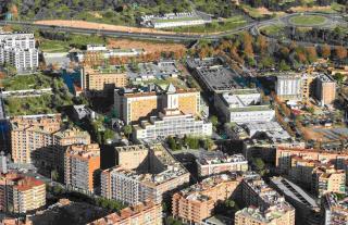 Imatge aèria de la zona de l&#039;Hospital Joan XXIII on s&#039;habilitaran nous aparcaments