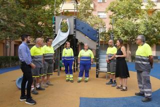 L&#039;alcaldessa de Reus, Sandra Guaita, i el regidor de Via Pública, Daniel Marcos, han presentat avui el pla de xoc a la zona de jocs infantils de la plaça Morlius