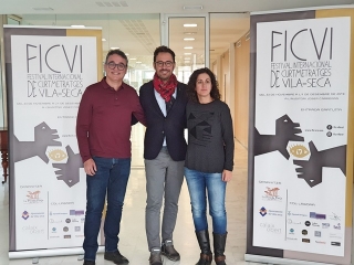 La presentació del festival ha anat a càrrec de l’alcalde de Vila-seca, Pere Segura, -al centre-, la regidora d’Innovació i Turisme, Cristina Cid, i el director del FICVI, Josep Varo