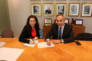 El president del COAPI, José Antonio Mas i Flores, i la degana del Col·legi d’Advocats de Reus, Encarnación Orduna, van signar signar un conveni