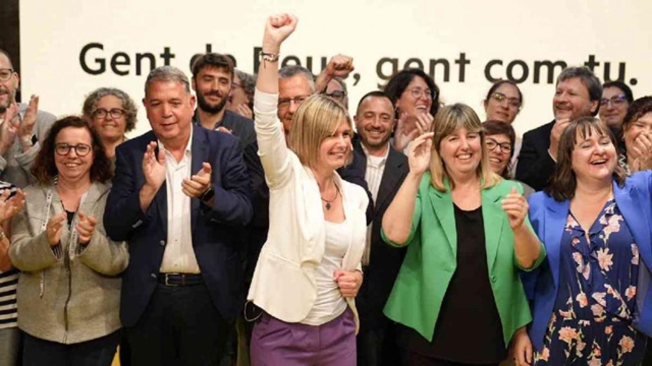 Imatge de Llauradó amb candidates i candidats d&#039;ERC Reus, a l&#039;acte final de campanya