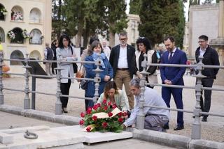 L&#039;alcaldessa Sandra Guaita ha encapçalat l&#039;Ofrena floral al Cementiri General de Reus amb motiu de Tots Sants