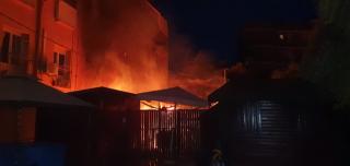 La terrassa del bar La Traviesa de Torredembarra s&#039;ha incendiat aquest dimecres al matí