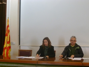 Els regidors de la CUP, Laia Estrada i Jordi Martí, han comparegut públicament per explicar el seu posicionament contrari al pla parcial de la Budellera.