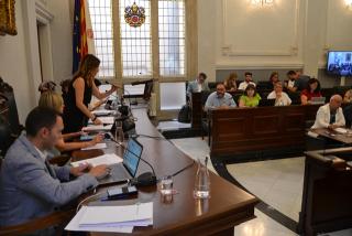 Imatge de la sessió plenària presidida per l&#039;alcaldessa de Reus, Sandra Guaita