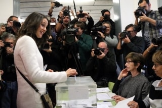 La candidata de Ciutadans, Inés Arrimadas, votant el 21-D