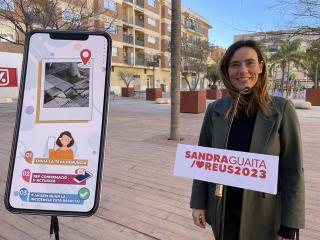 La candidata del PSC a l’alcaldia de Reus, Sandra Guaita, ha presentat la proposta de crear una App que té per objectiu permetre a la ciutadania denunciar qualsevol desperfecte de la via pública